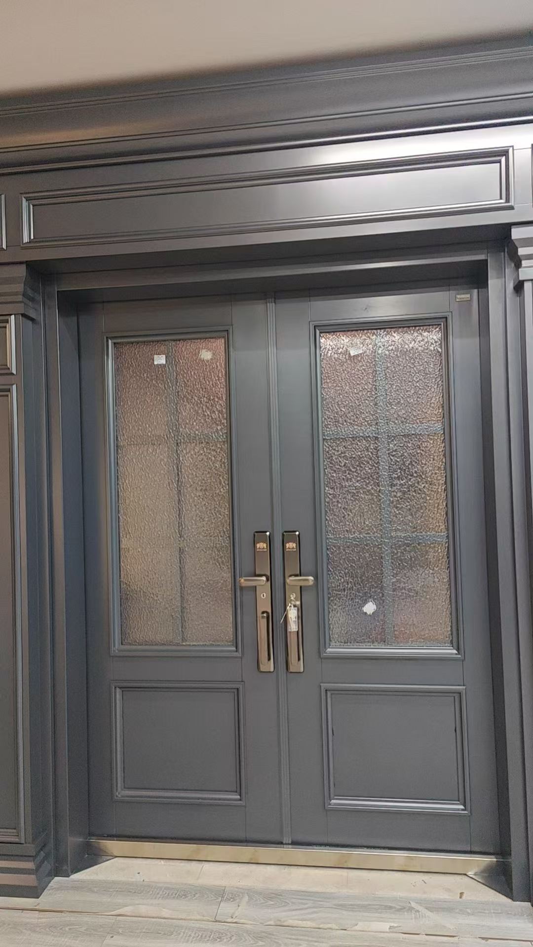 Classic European Style Luxury Villa Double Door – With Fluted Pilasters & Patterned Glass